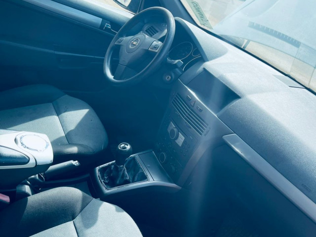 Opel Astra, Voitures, Conakry