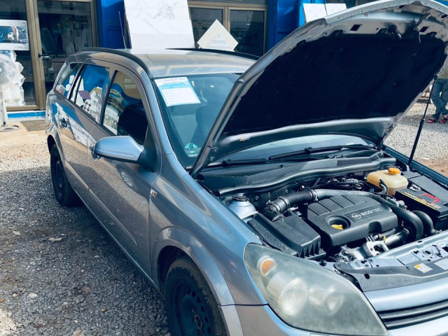 Opel Astra, Voitures, Conakry