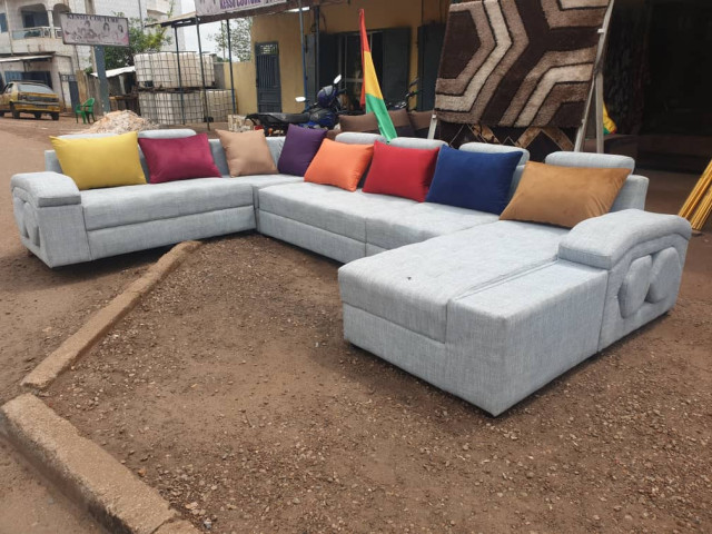 Différents Fauteuils, Lits - Fauteuils, Conakry