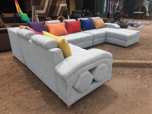 Différents Fauteuils, Lits - Fauteuils, Conakry