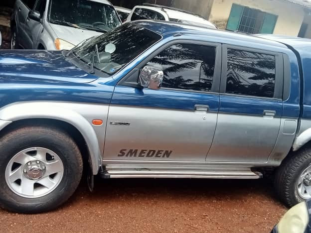 Mitsubishi L200, Voitures, Conakry