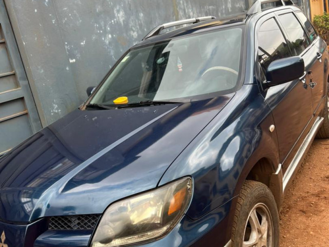 Mitsubishi Outlander, Voitures, Conakry