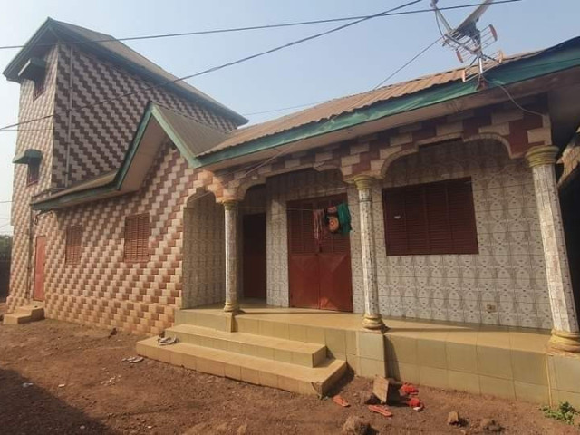 Bâtiment à Sonfonia, Maisons, Conakry