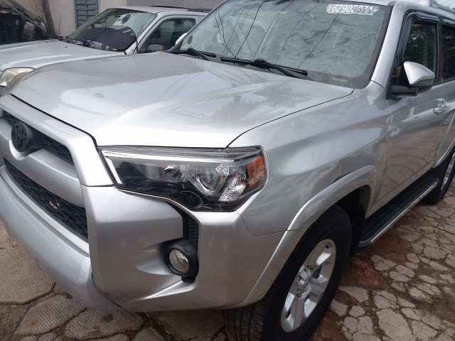 Toyota 4Runner, Voitures, Conakry