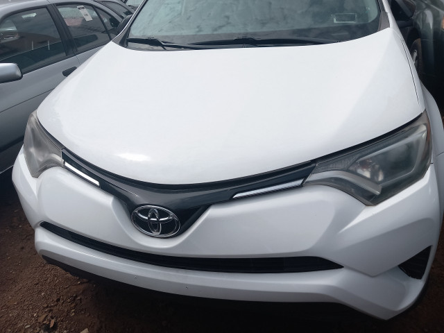 Toyota RAV4, Voitures, Conakry