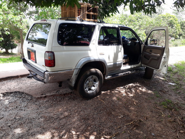 Toyota 4Runner, Voitures, Conakry