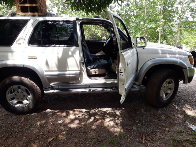 Toyota 4Runner, Voitures, Conakry