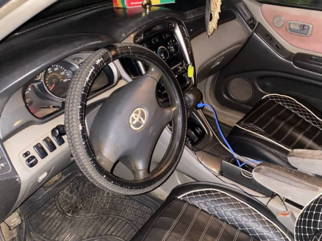 Toyota Highlander, Voitures, Conakry