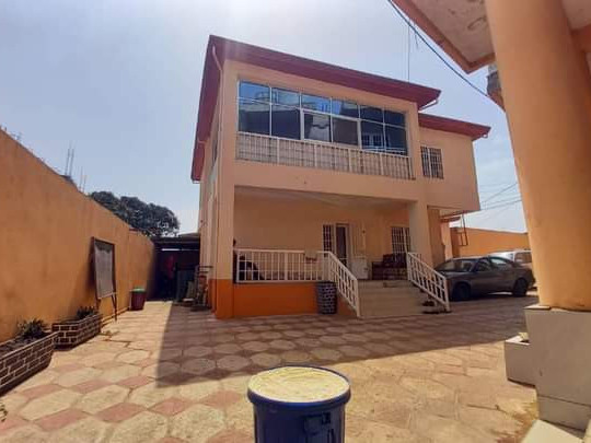 Bâtiment à Entag Nord, Maisons, Conakry