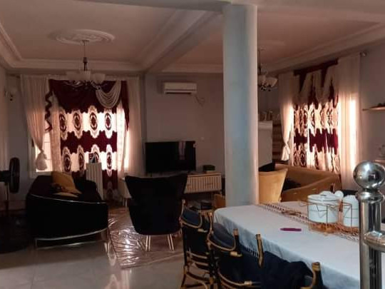 Bâtiment à Entag Nord, Maisons, Conakry
