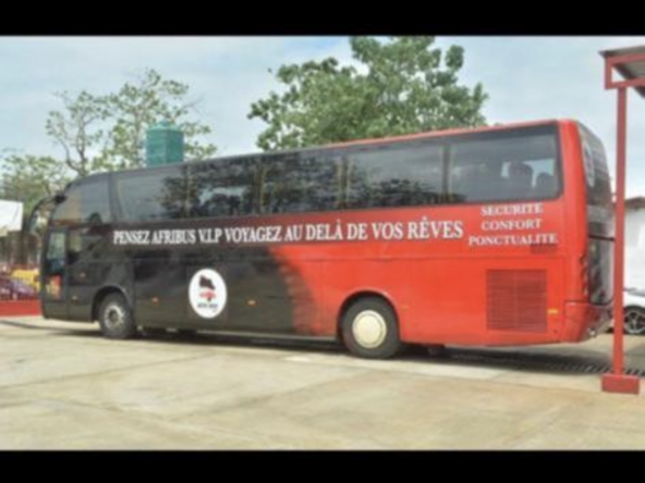 Bus Scania Touring, Camions - Autobus, Conakry