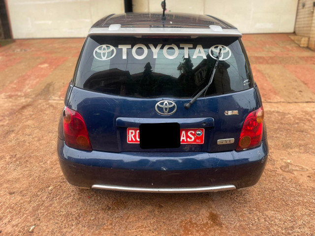 Toyota ist, Voitures, Conakry