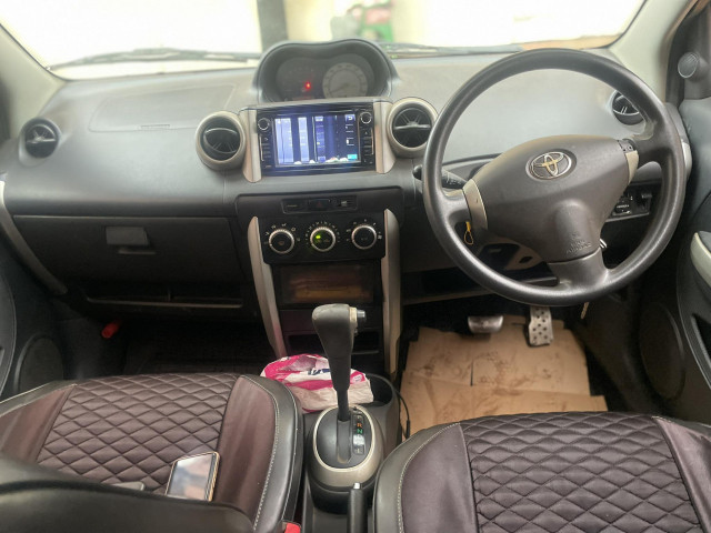 Toyota ist, Voitures, Conakry