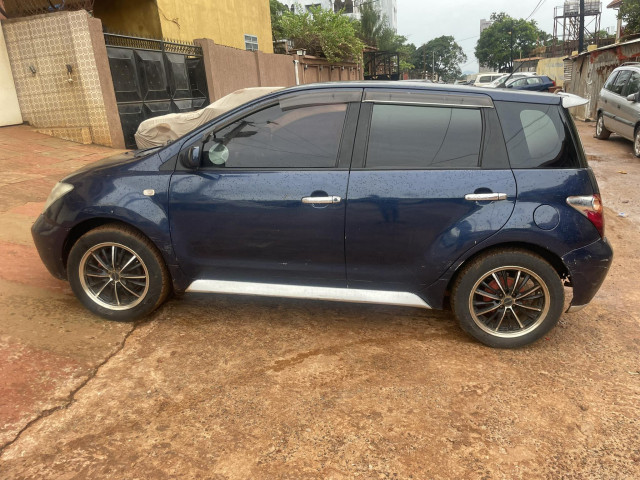 Toyota ist, Voitures, Conakry