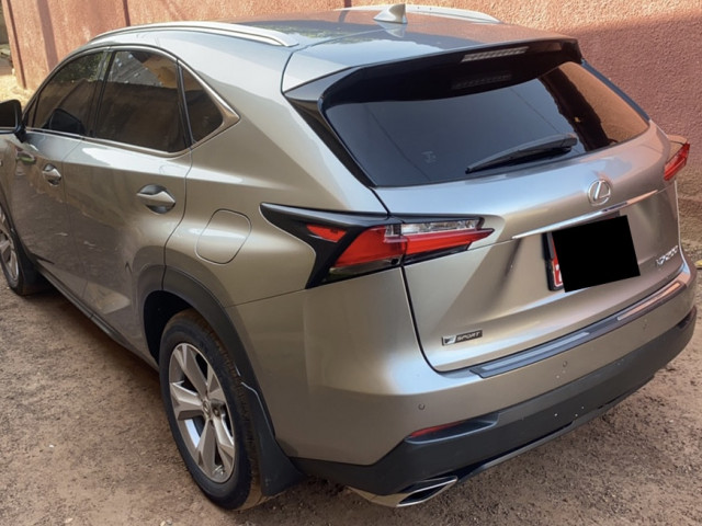 Lexus NX, Voitures, Conakry