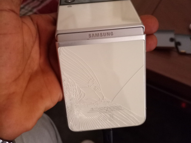 Samsung Galaxy Z Flip 3, Téléphones Mobiles, Conakry