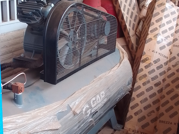 Différentes Machines, Commerces à Vendre, Conakry