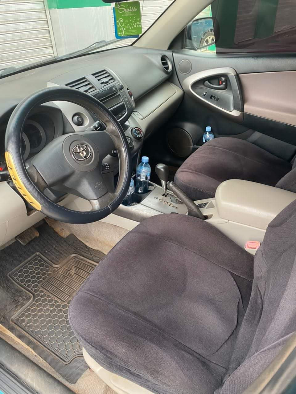 Toyota RAV4, Voitures, Conakry
