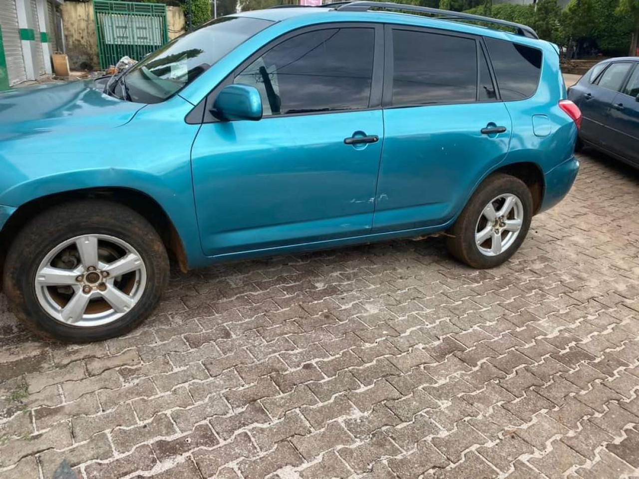 Toyota RAV4, Voitures, Conakry