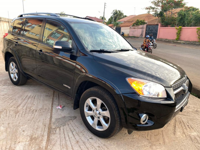 Toyota RAV4, Voitures, Conakry