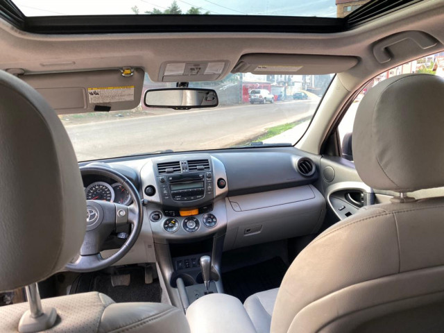 Toyota RAV4, Voitures, Conakry