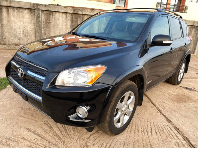 Toyota RAV4, Voitures, Conakry
