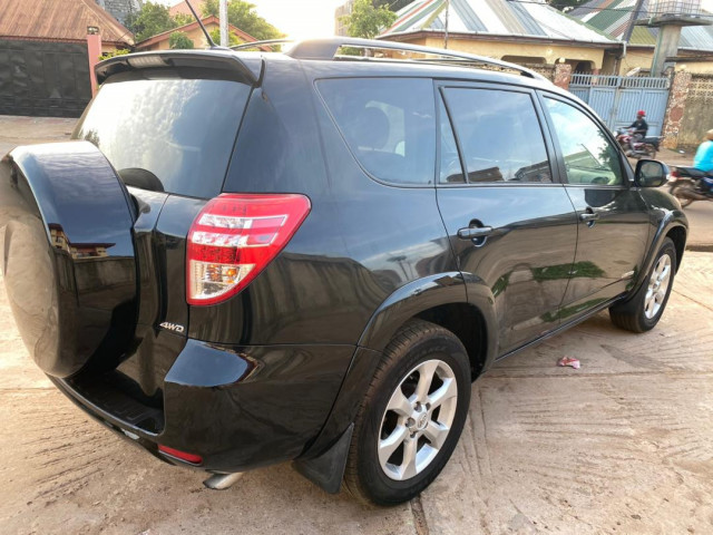Toyota RAV4, Voitures, Conakry