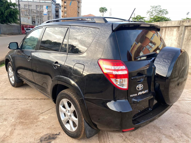 Toyota RAV4, Voitures, Conakry