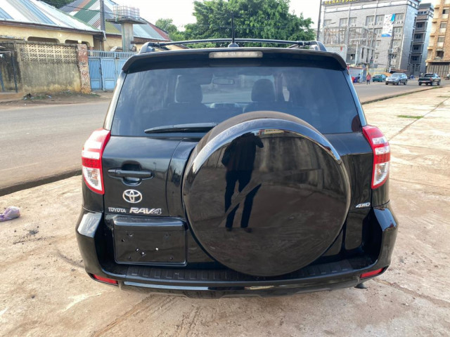 Toyota RAV4, Voitures, Conakry