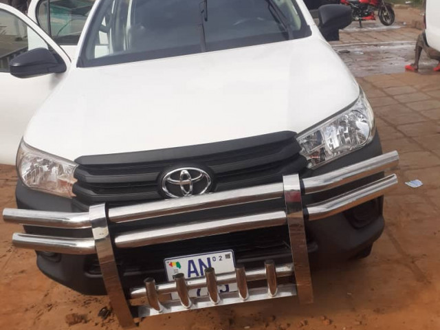 Toyota Hilux, Voitures, Conakry