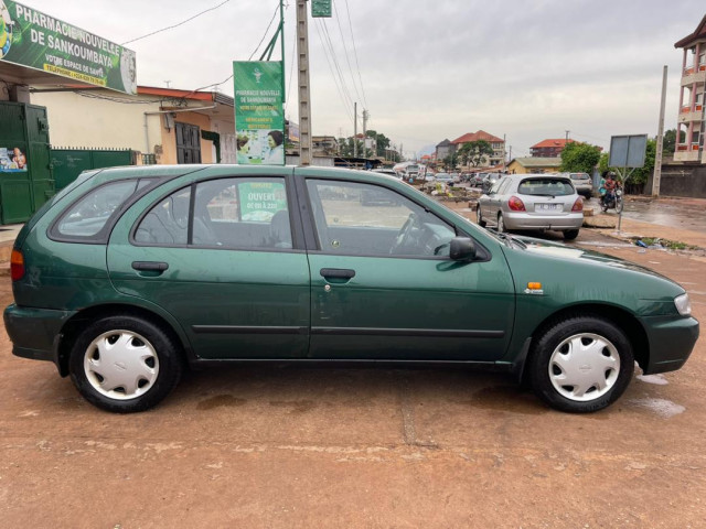Nissan Almera, Voitures, Conakry