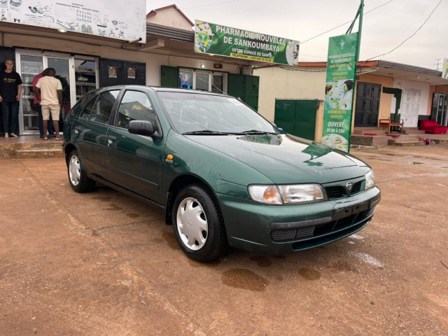 Nissan Almera, Voitures, Conakry
