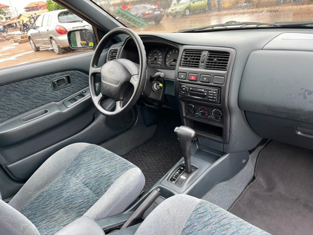 Nissan Almera, Voitures, Conakry