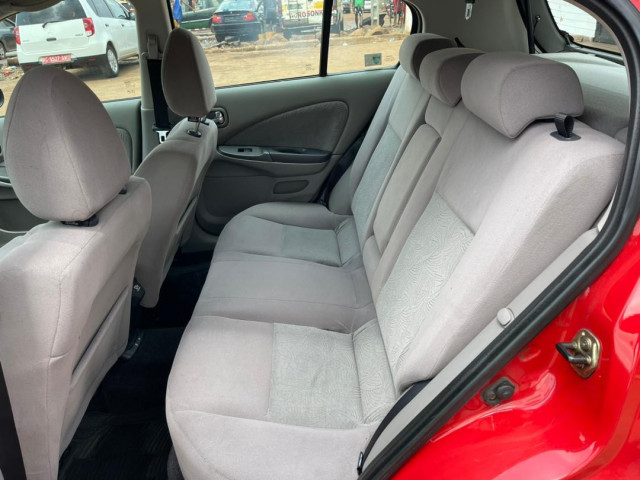 Nissan Almera, Voitures, Conakry