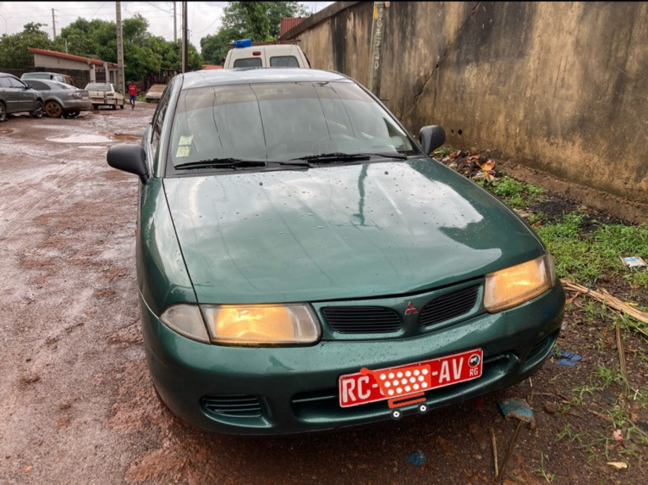 Mitsubishi Carisma, Voitures, Conakry