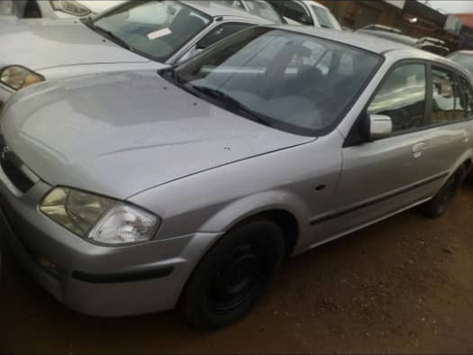 Mazda 323, Voitures, Conakry
