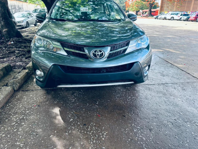 Toyota RAV4, Voitures, Conakry