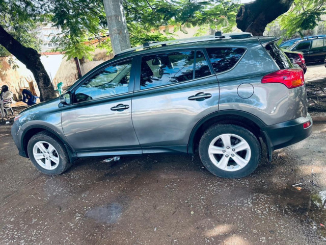 Toyota RAV4, Voitures, Conakry