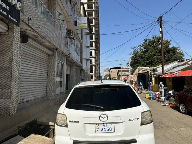 Mazda CX-7, Voitures, Conakry