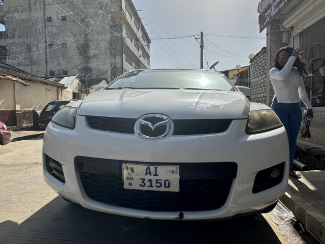 Mazda CX-7, Voitures, Conakry