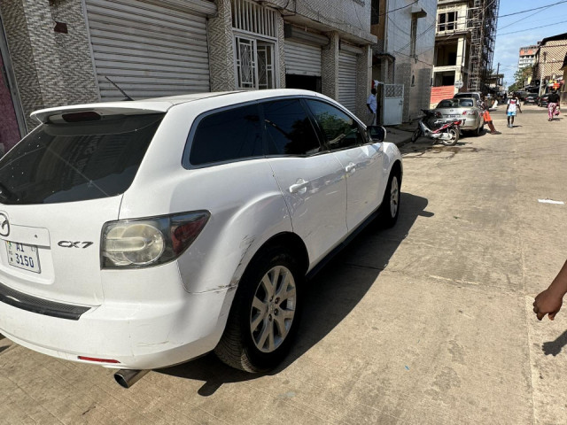 Mazda CX-7, Voitures, Conakry