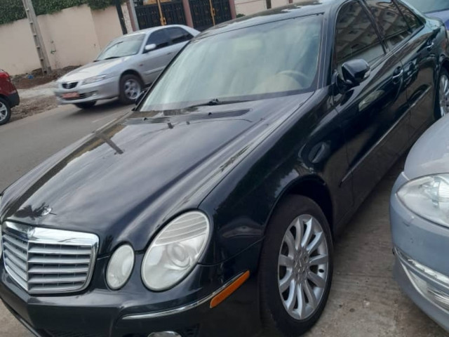 Mercedes-Benz Classe E, Voitures, Conakry