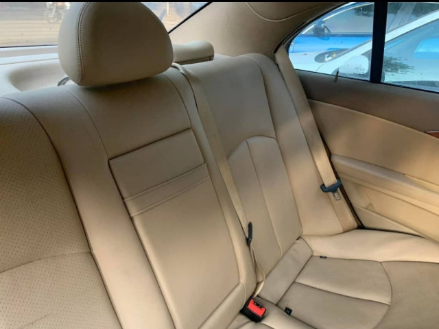 Mercedes-Benz Classe E, Voitures, Conakry