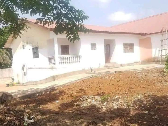 Bâtiment à Lansanaya, Maisons, Conakry