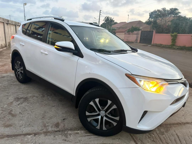 Toyota RAV4, Voitures, Conakry