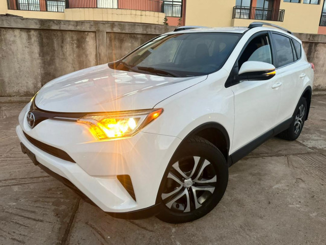 Toyota RAV4, Voitures, Conakry