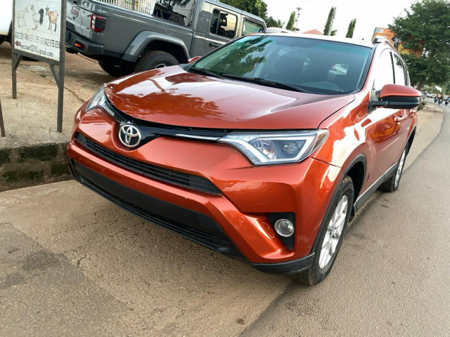 Toyota RAV4, Voitures, Conakry