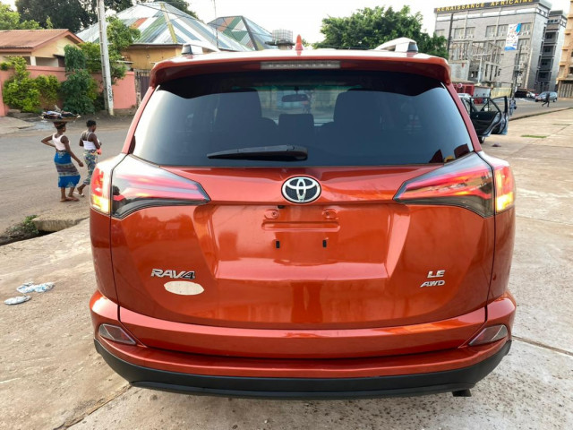 Toyota RAV4, Voitures, Conakry