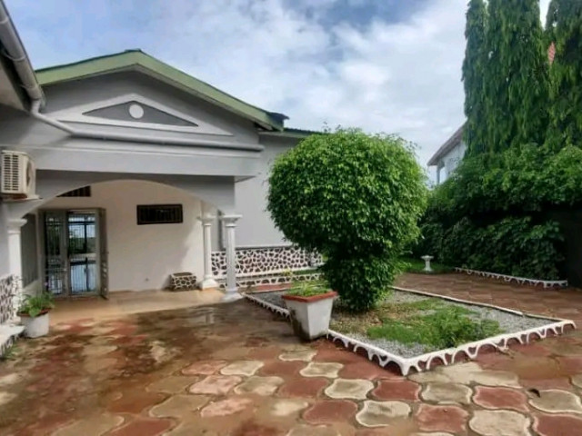 Bâtiment à Nongo, Maisons, Conakry