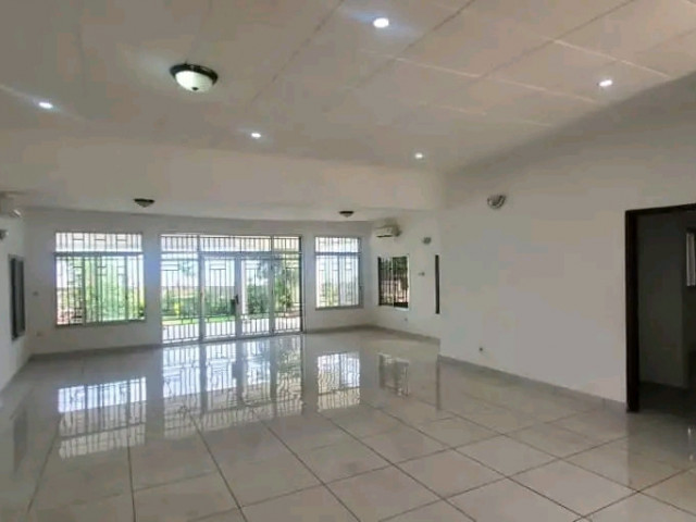 Bâtiment à Nongo, Maisons, Conakry